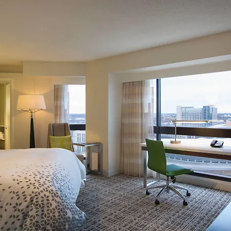 Renaissance Hotel 5*