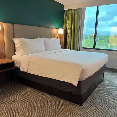 Hotel Downtown - Stadium By Ihg