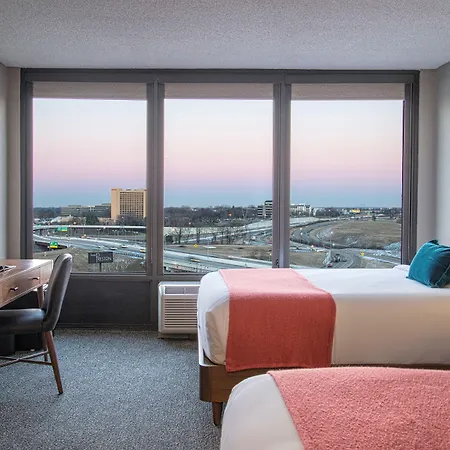 Delta By Marriott Airport 3*