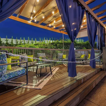 Delta By Marriott Airport 3*
