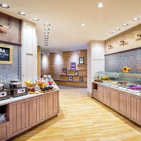 Hotel Doubletree By Hilton Downtown Nashville