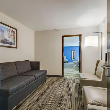 Hotel Alexis And Nashville