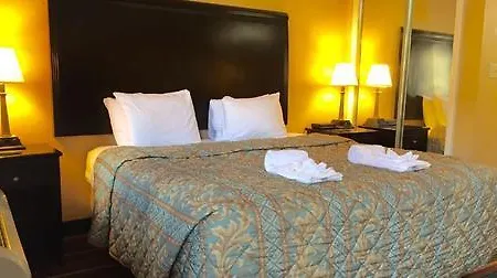 Hotel Red Lion & Airport 2*
