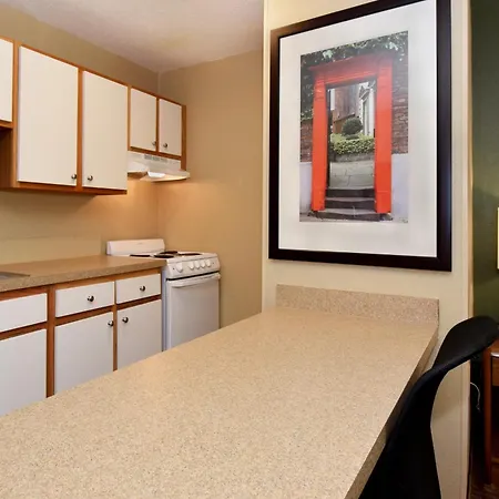 Hotel Homestay Suites 2*