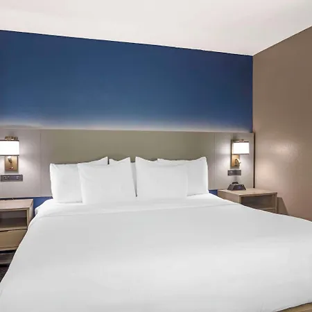 Hotel Comfort Airport - Bna