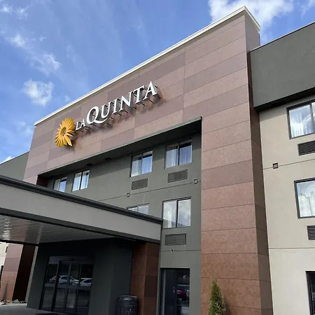 Hotel La Quinta By Wyndham Airport