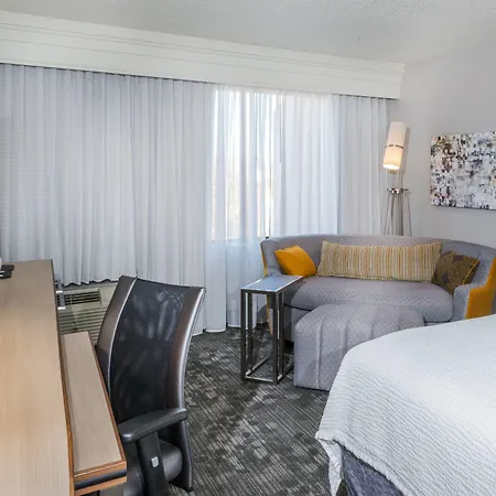 Courtyard By Marriott At Opryland Nashville