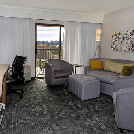 Courtyard By Marriott At Opryland