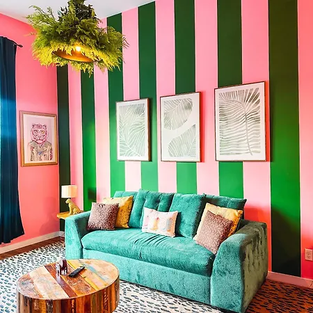 Dreaming With Dolly - Luxe Near Broadway *