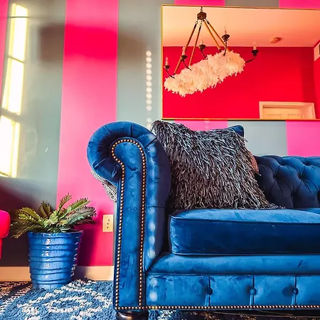 Dolly's Yacht Club - Cozy Retreat Near Broadway * Nashville