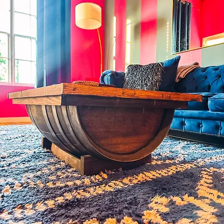 Holiday home Dolly's Yacht Club - Cozy Retreat Near Broadway