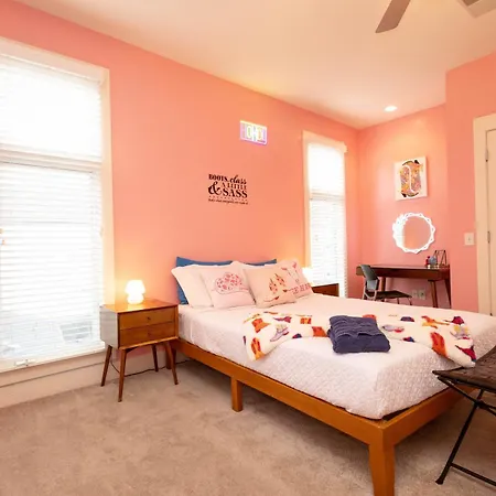 Apartment Pink Experience - West End Broadway & Restaurants