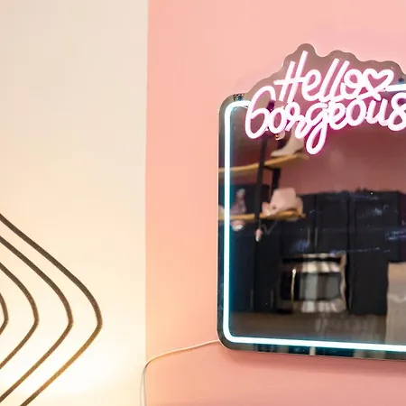 Pink Experience - West End Broadway & Restaurants