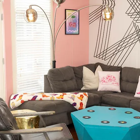 Pink Experience - West End Broadway & Restaurants * Nashville