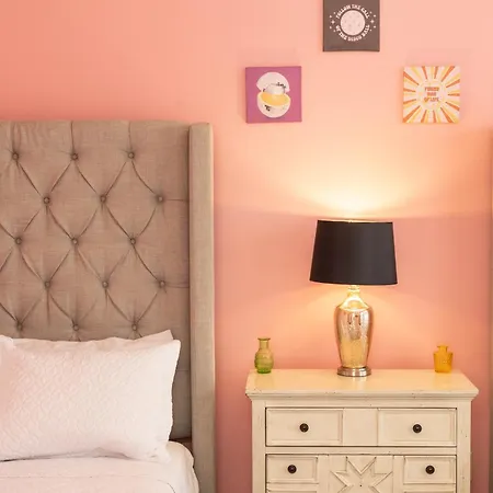 Pink Experience - West End Broadway & Restaurants Apartment *