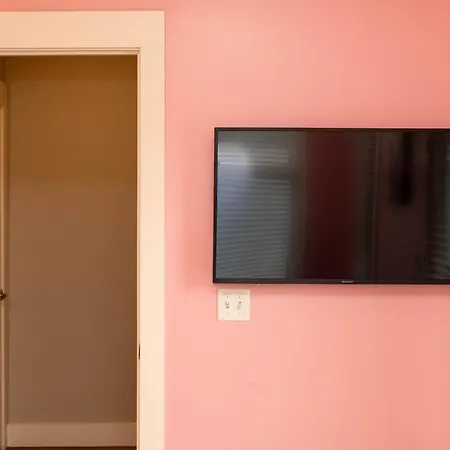 Pink Experience - West End Broadway & Restaurants Apartment Nashville