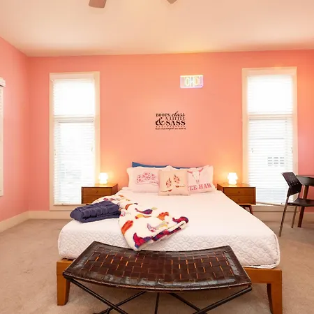 Pink Experience - West End Broadway & Restaurants Apartment *