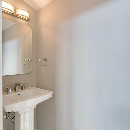 Holiday home Cultured Coach - Music Row - Mins To Downtown