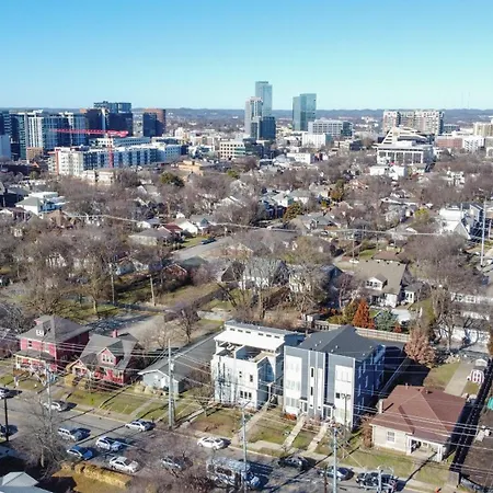 Cultured Coach - Music Row - Mins To Downtown Holiday home Nashville