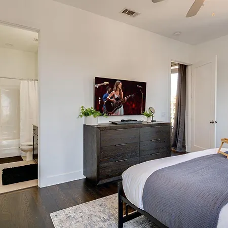 Holiday home Lofts At 30th - Blue Spirit - 6 Mins To Broadway
