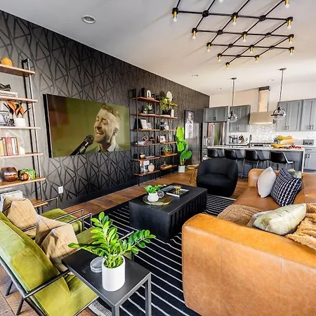 Holiday home Two Lavish Gulch Homes - Mins To Broadway *