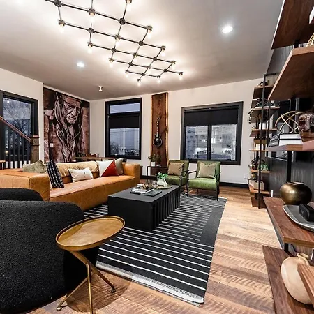 Holiday home Two Lavish Gulch Homes - Mins To Broadway Nashville