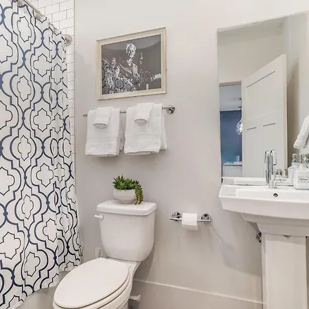Beech Cove-private Patio-in 12 South District