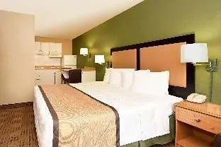 Hotel Extended America - - Airport - Music