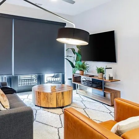 Holiday home Sleeps 42 7 Modern Midtown W Gym, Pool, Walkable To Shops & Eats Nashville