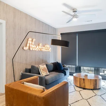 Holiday home Sleeps 42 7 Modern Midtown W Gym, Pool, Walkable To Shops & Eats Nashville