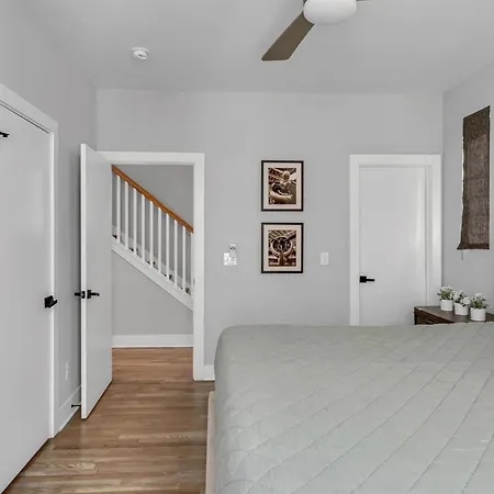 Spacious Close To Belmont Rooftop Nashville