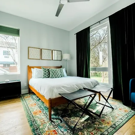 Tropics - Rooftop Deck - East Holiday home Nashville