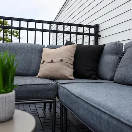 Skyline Luxury - Rooftop Deck- King Suites-garage Holiday home