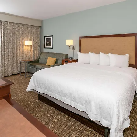 Hampton & Nashville-green Hills Hotel 3*