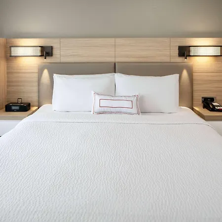 Sonesta Select Airport Hotel 3*
