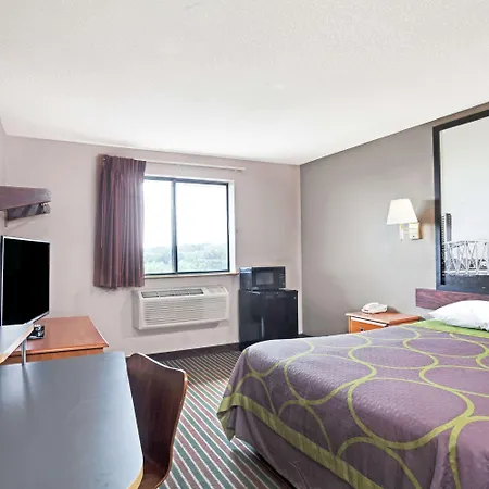 Super 8 By Wyndham Nashville/ Dntn/ Opryland Area 2*