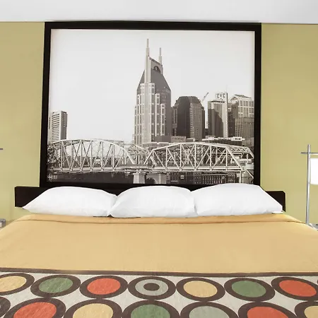 Super 8 By Wyndham West