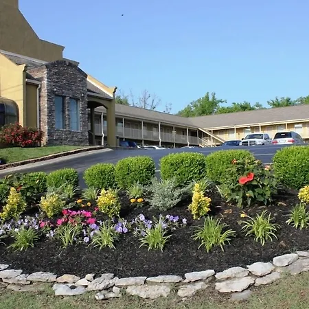 Quarters & Hotel 3*