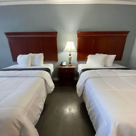 Quarters & Hotel