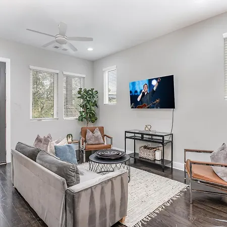 Cypress - Private Rooftop Patio - Mins To Broadway *