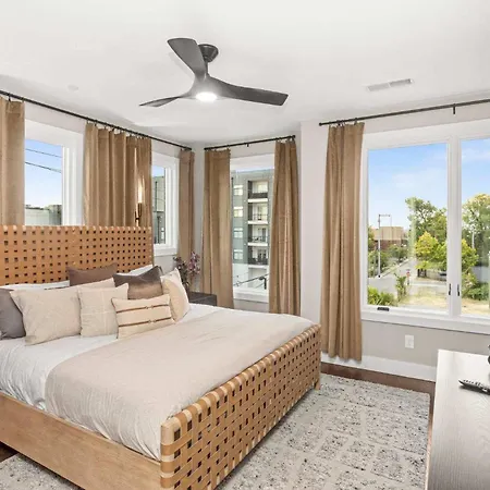 Luxury House In With Rooftop Deck * Nashville