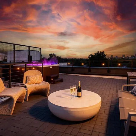 Holiday home Escape With Skyline Deck And Hot Tub *