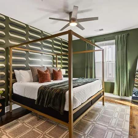 Private Rooftop Near Vanderbilt Only 2 Miles From Downtown Holiday home *