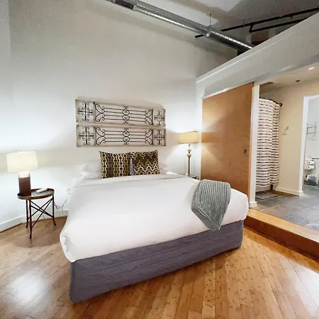 Apartment Writers Round Nashville