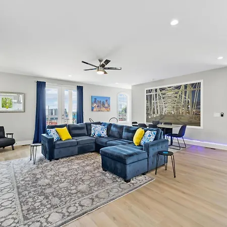 Friends In Skyline Places, 10 Min To Broadway, Perfect For Groups *