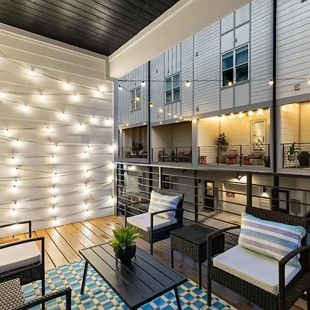 Holiday home Walk To Vanderbilt And Belmont With Garage And Rooftop Deck Nashville
