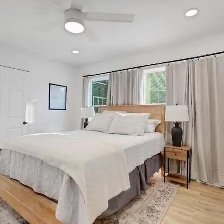 Spacious Duplex In Prime Location Holiday home