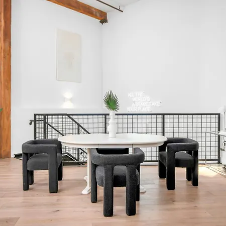 Center Stage Apartment Nashville
