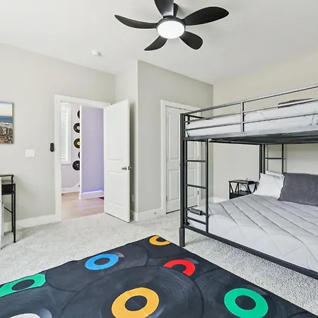 Holiday home Friends In Skyline Places, 10 Min To Broadway, Perfect For Groups
