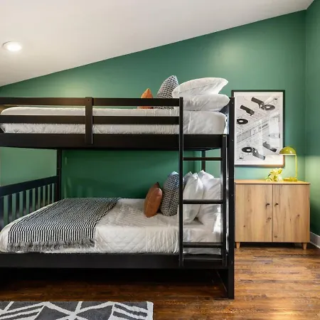 Holiday home Private Rooftop Near Vanderbilt Only 2 Miles From Downtown *